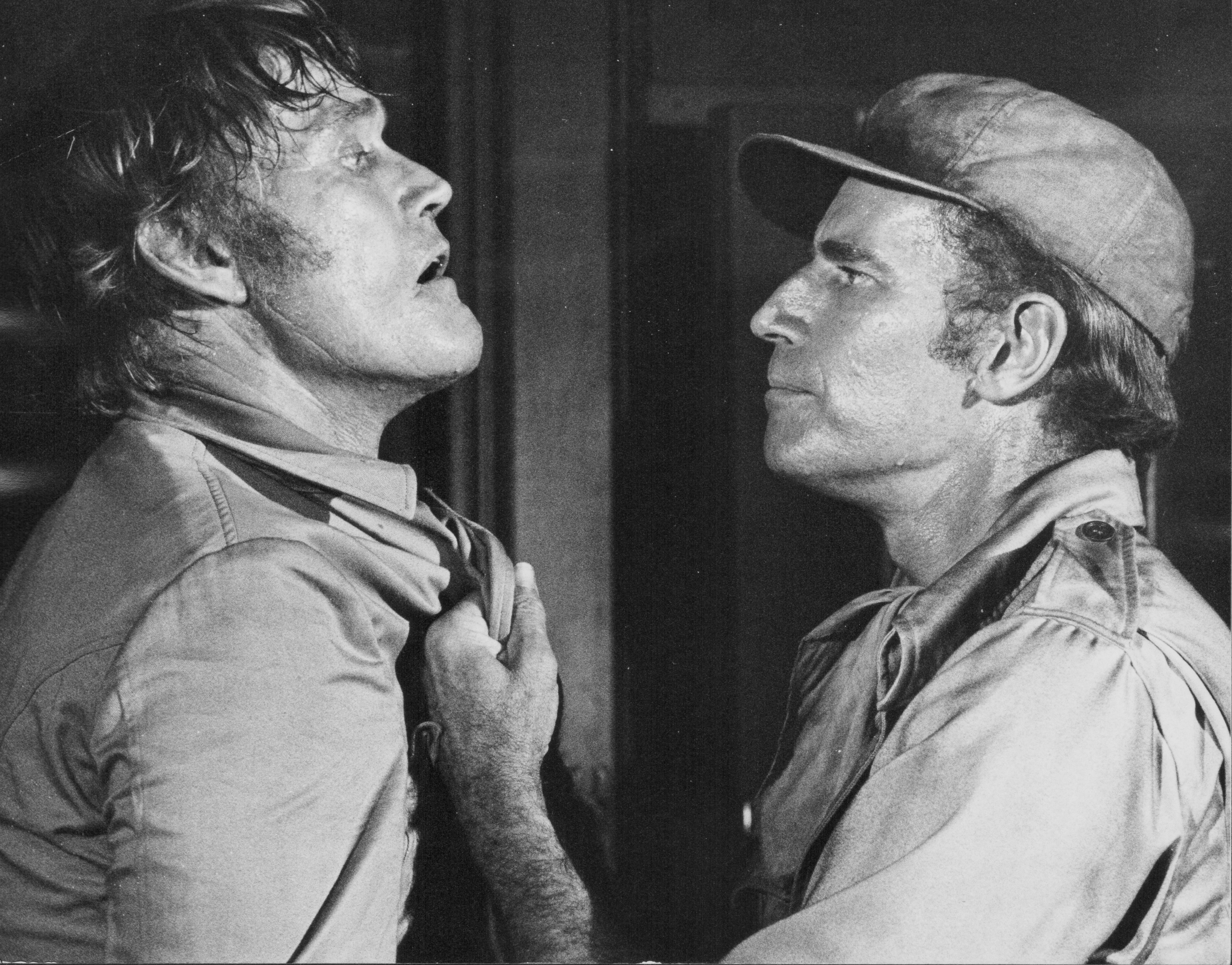 Still of Charlton Heston and Chuck Connors in Soylent Green (1973)