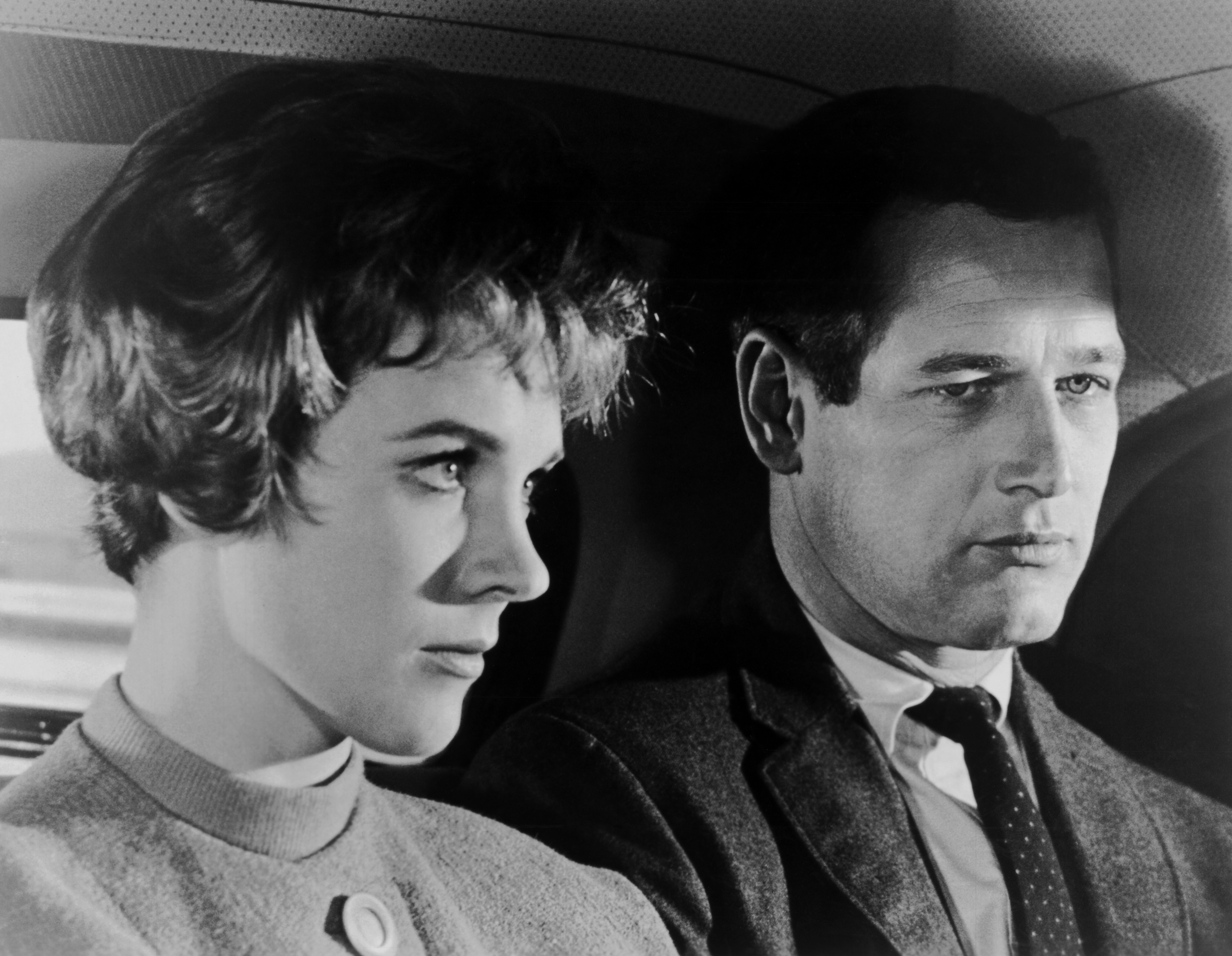 Still of Alfred Hitchcock, Paul Newman and Julie Andrews in Torn Curtain (1966)