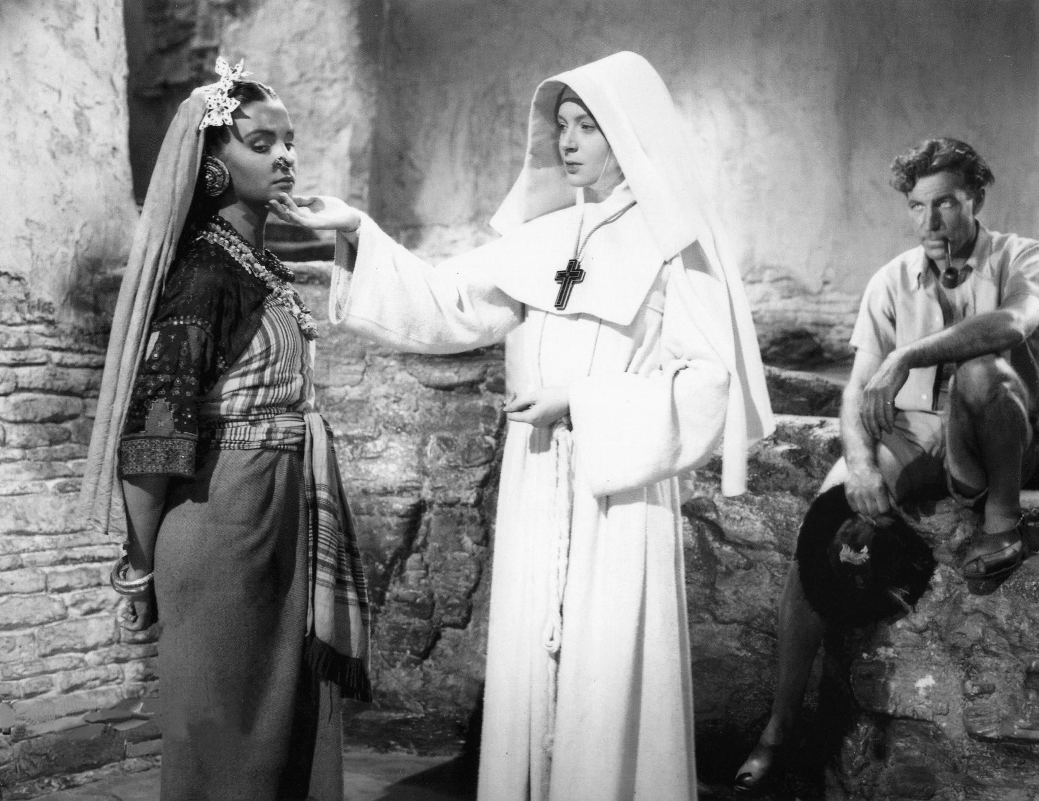 Still of Deborah Kerr, Jean Simmons and David Farrar in Black Narcissus (1947)