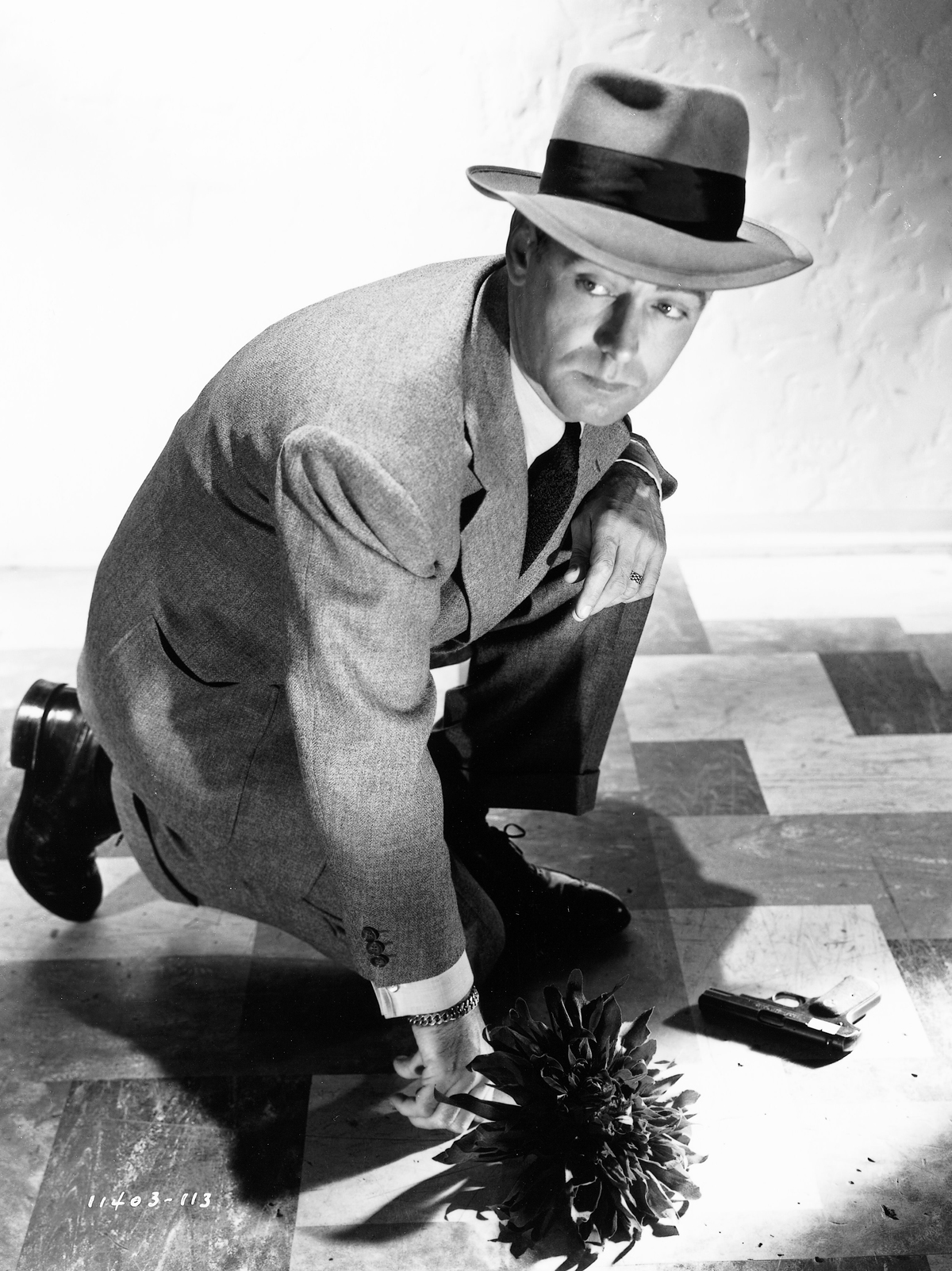 Still of Alan Ladd in The Blue Dahlia (1946)