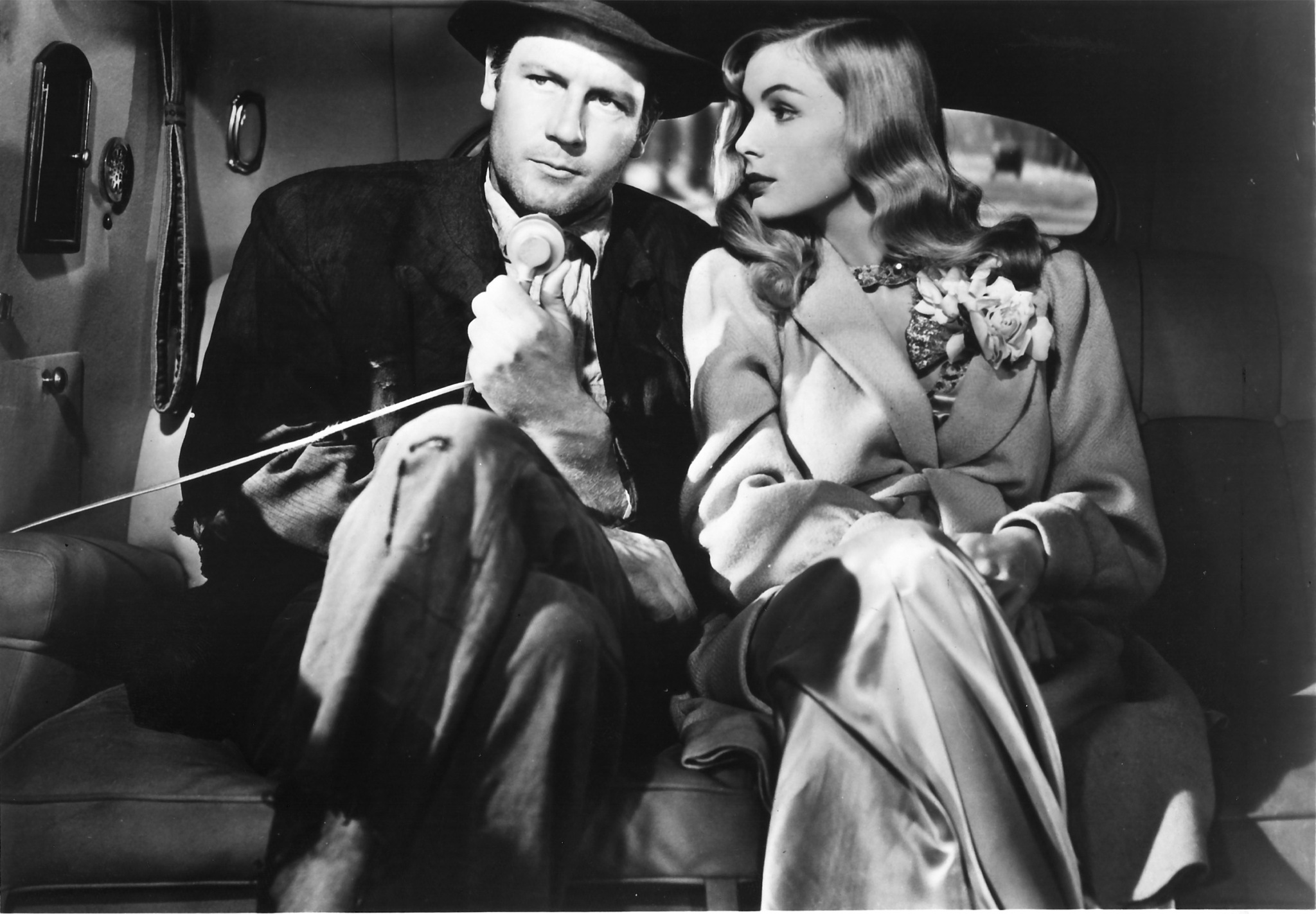 Still of Veronica Lake and Joel McCrea in Sullivan's Travels (1941)