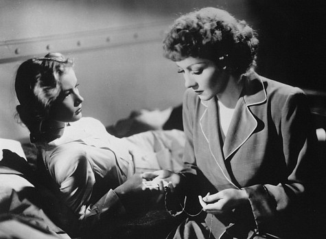 Still of Veronica Lake and Claudette Colbert in So Proudly We Hail! (1943)