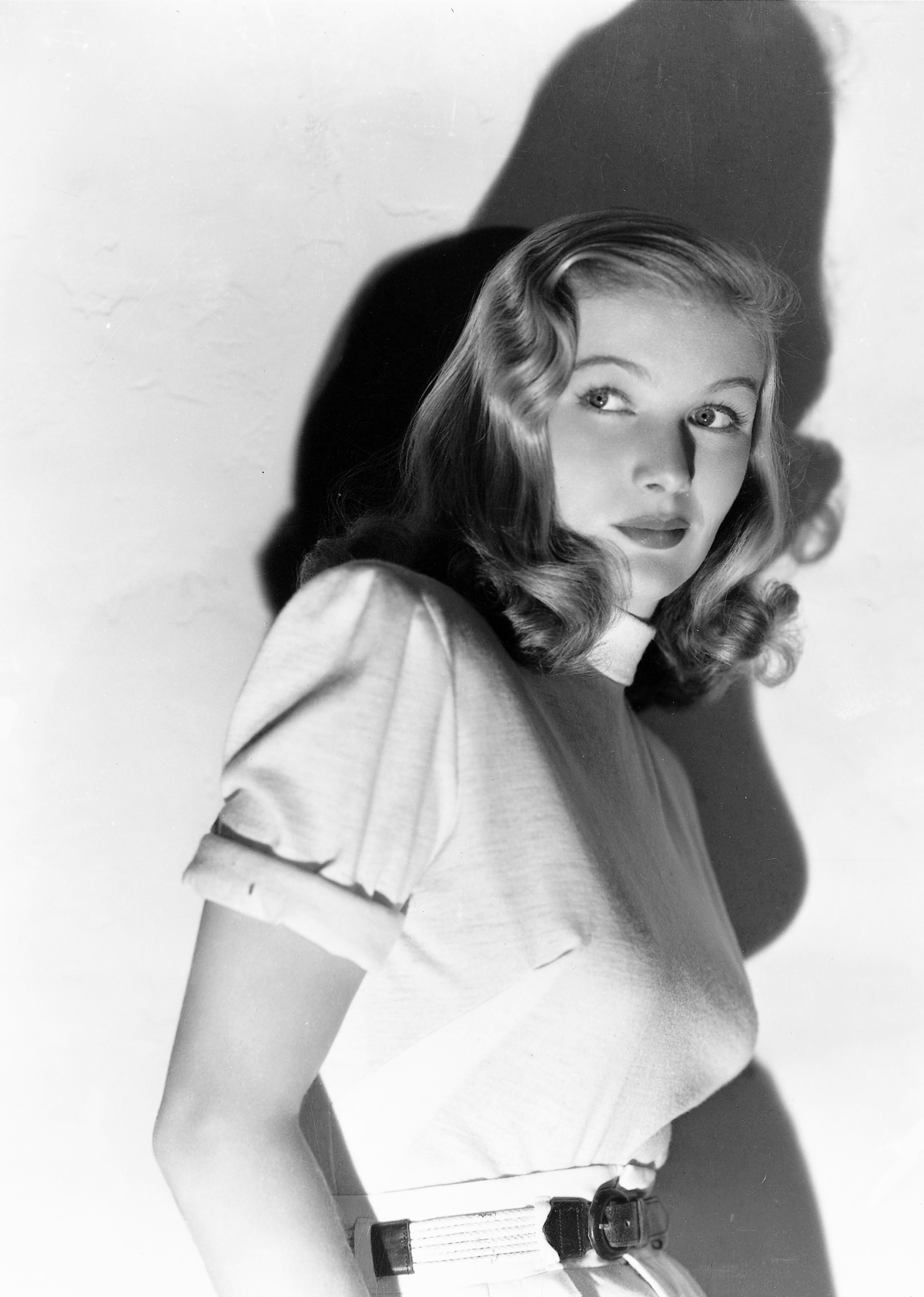 Still of Veronica Lake in The Blue Dahlia (1946)