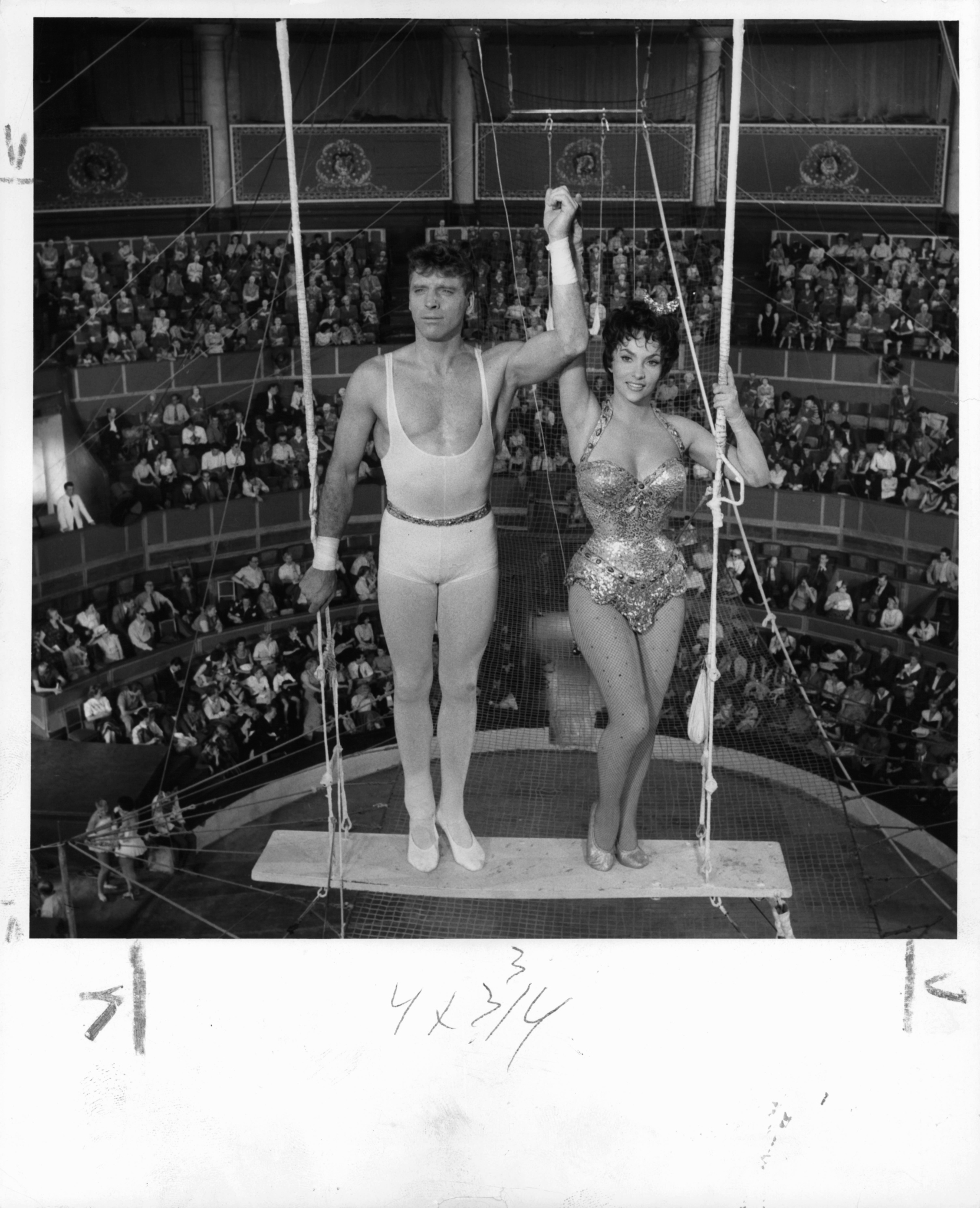 Burt Lancaster and Gina Lollobrigida at event of Trapeze (1956)