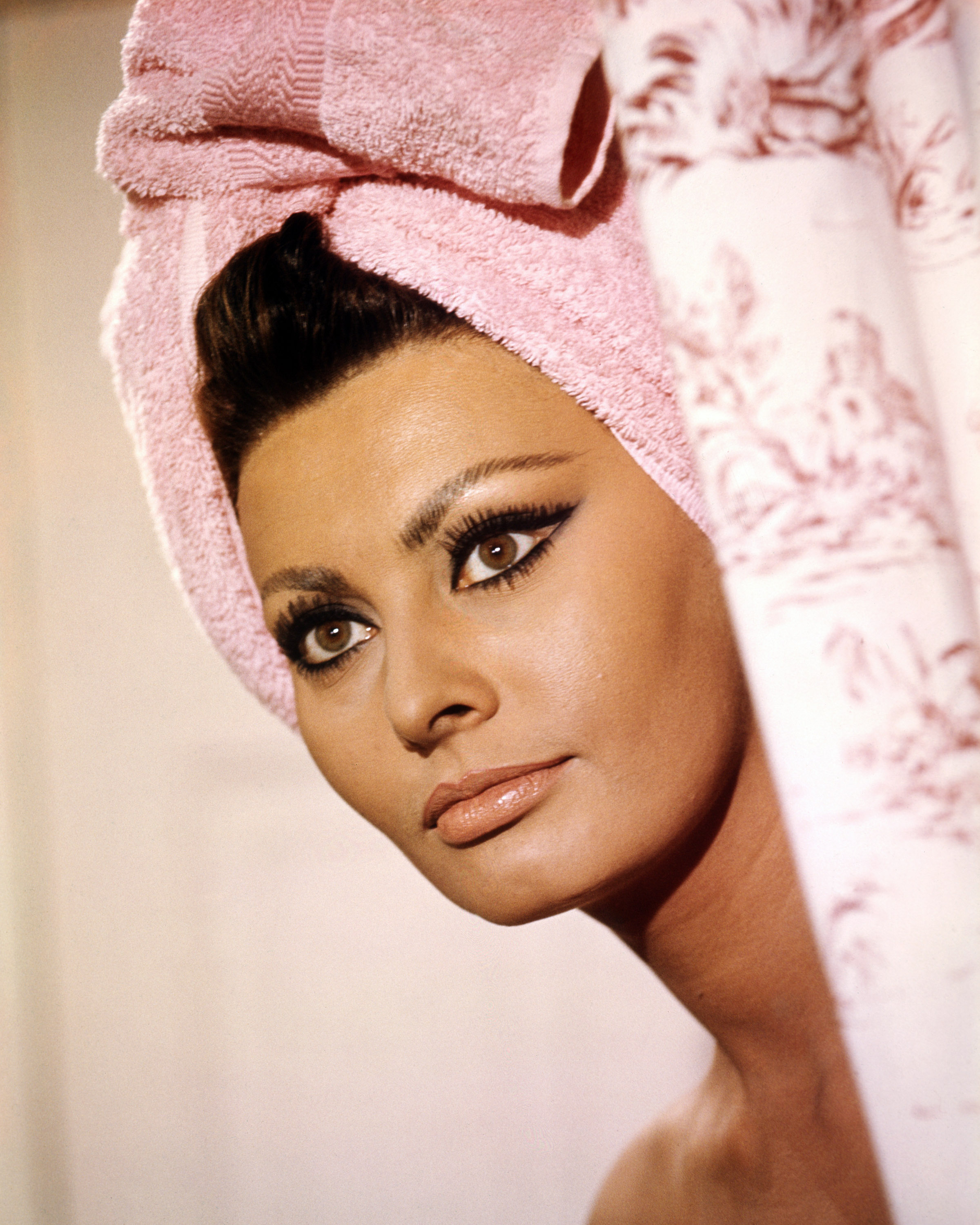 Still of Sophia Loren in Arabesque (1966)