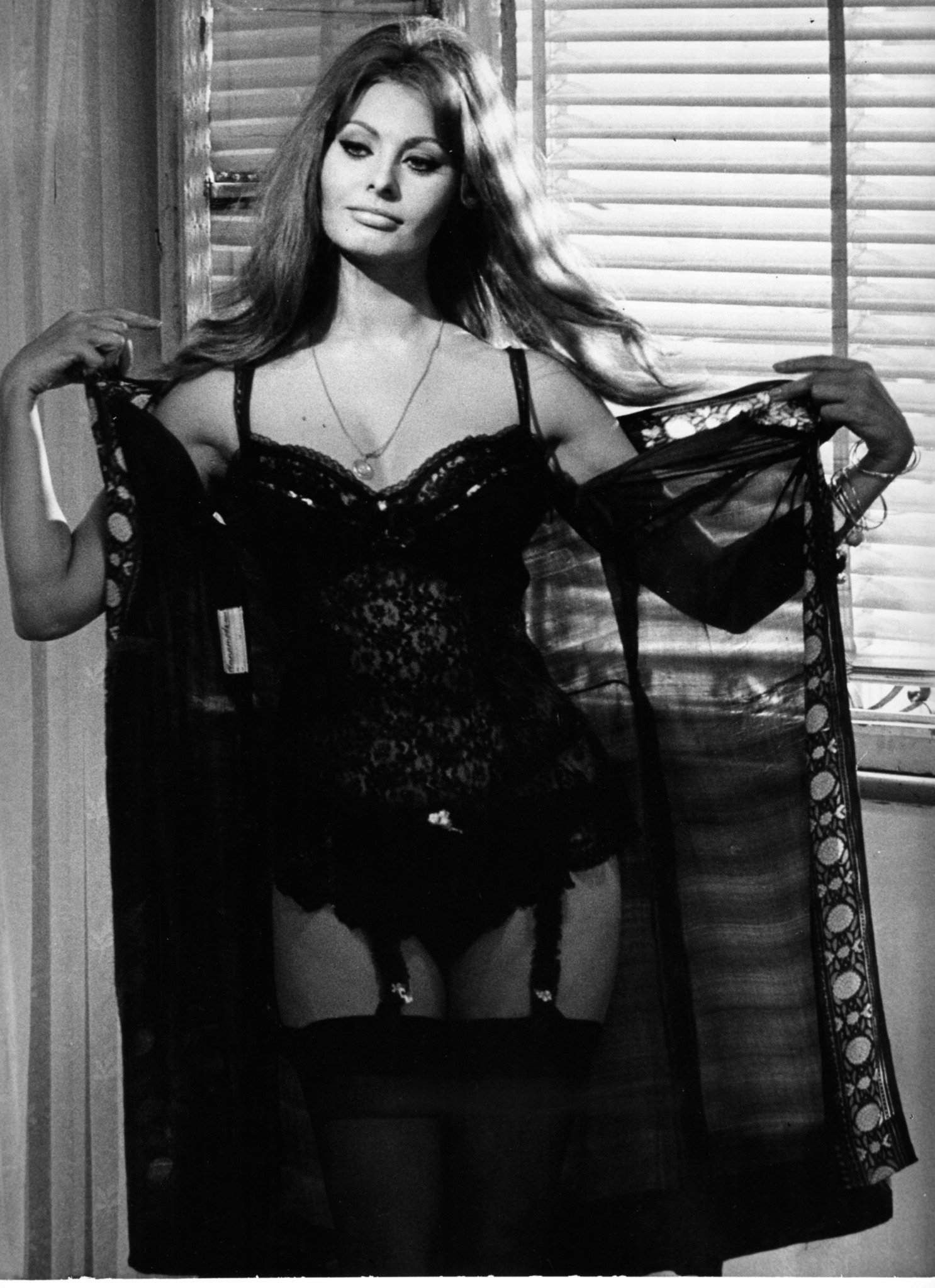 Still of Sophia Loren in Ieri, oggi, domani (1963)