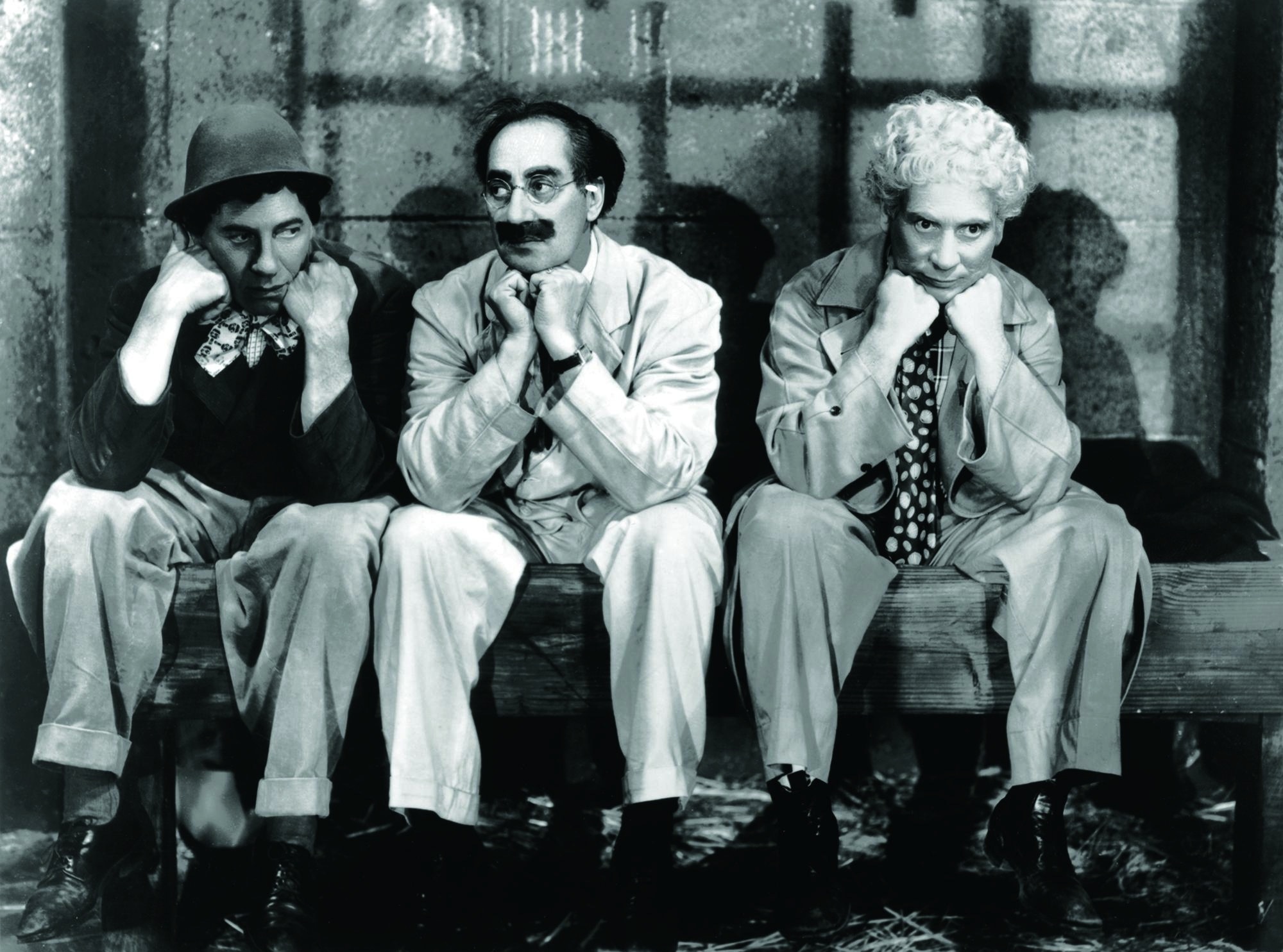 Still of Groucho Marx, Chico Marx and Harpo Marx in A Night in Casablanca (1946)