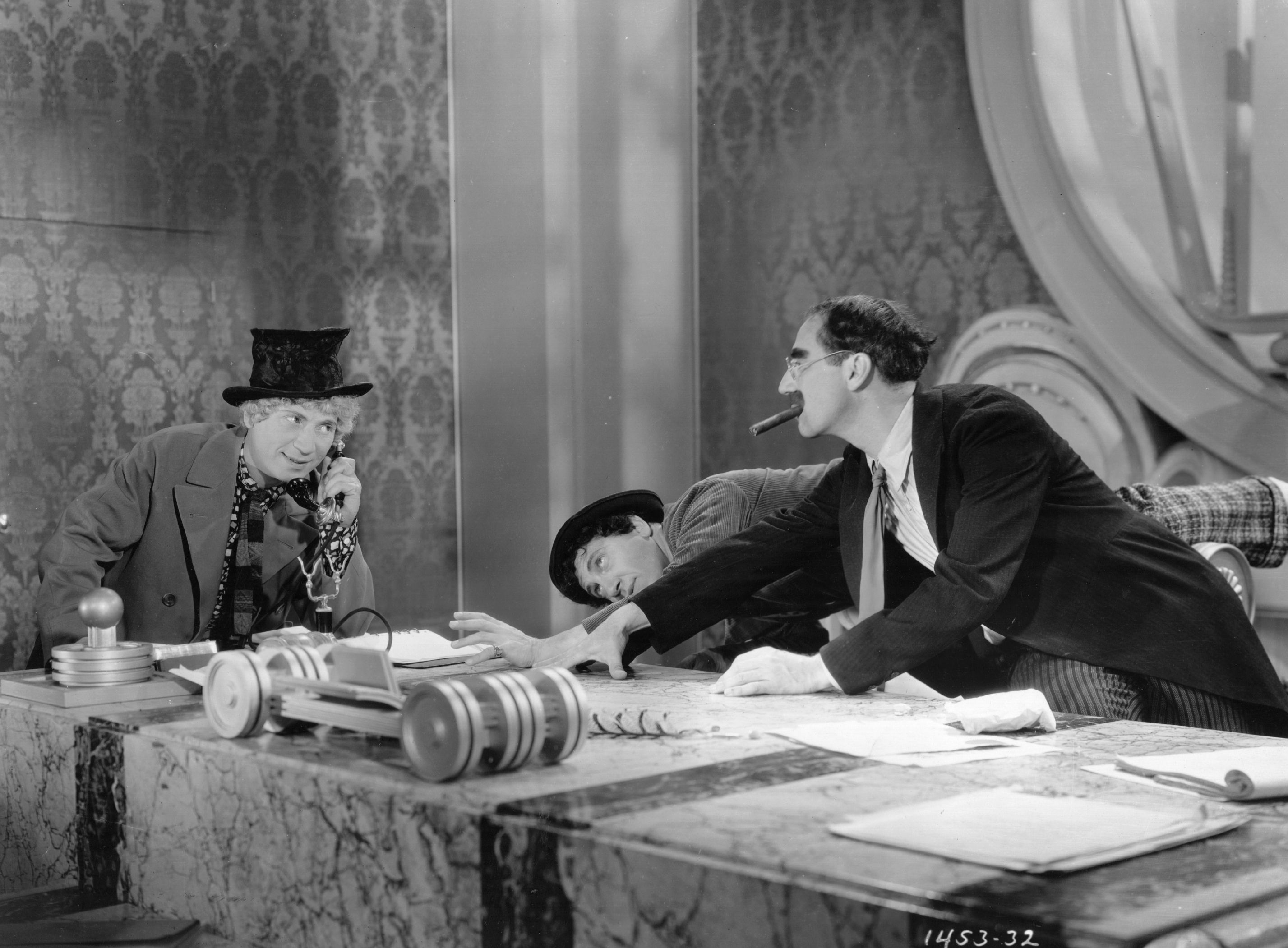 Still of Groucho Marx, Chico Marx and Harpo Marx in Duck Soup (1933)
