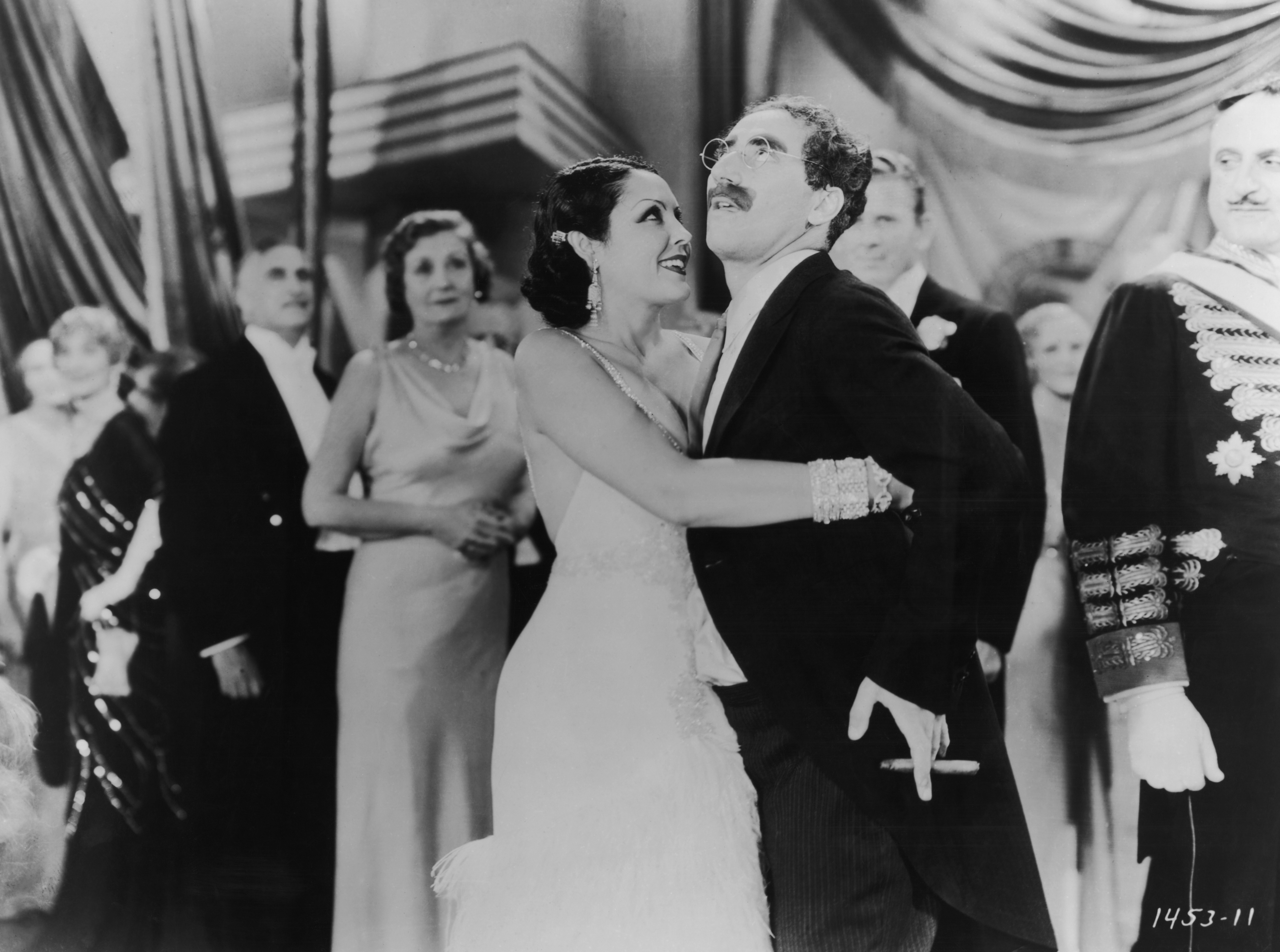 Still of Groucho Marx, Chico Marx and Raquel Torres in Duck Soup (1933)