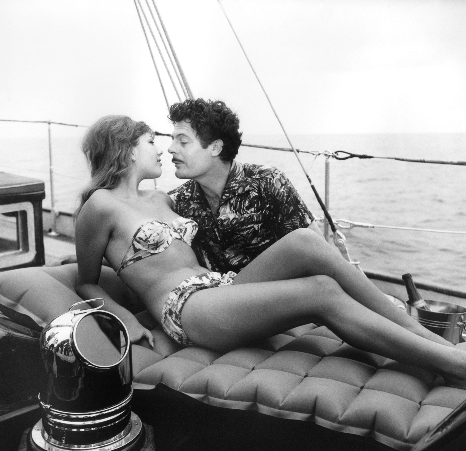Still of Marcello Mastroianni and Stefania Sandrelli in Divorzio all'italiana (1961)