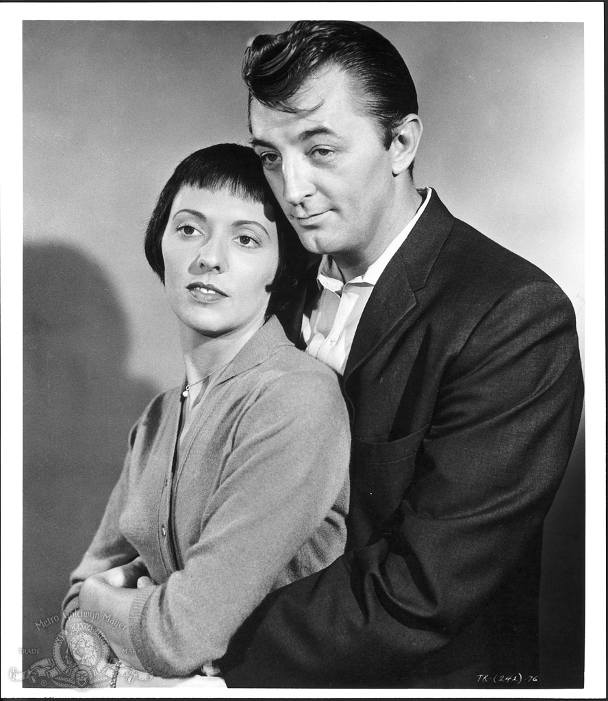 Still of Robert Mitchum and Keely Smith in Thunder Road (1958)