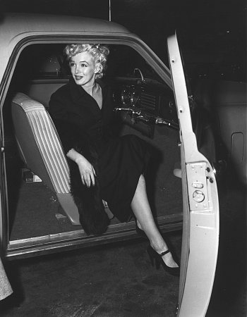 Marilyn Monroe, 3/5/54.