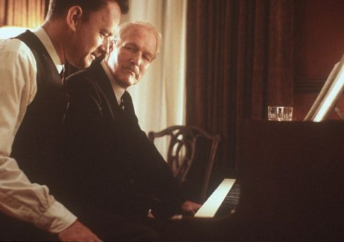 Still of Paul Newman and Tom Hanks in Road to Perdition (2002)