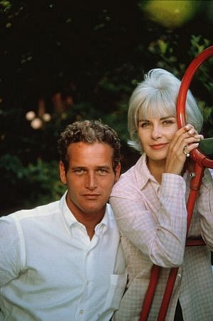 Paul Newman & Joanne Woodward in their backyard, 1958.