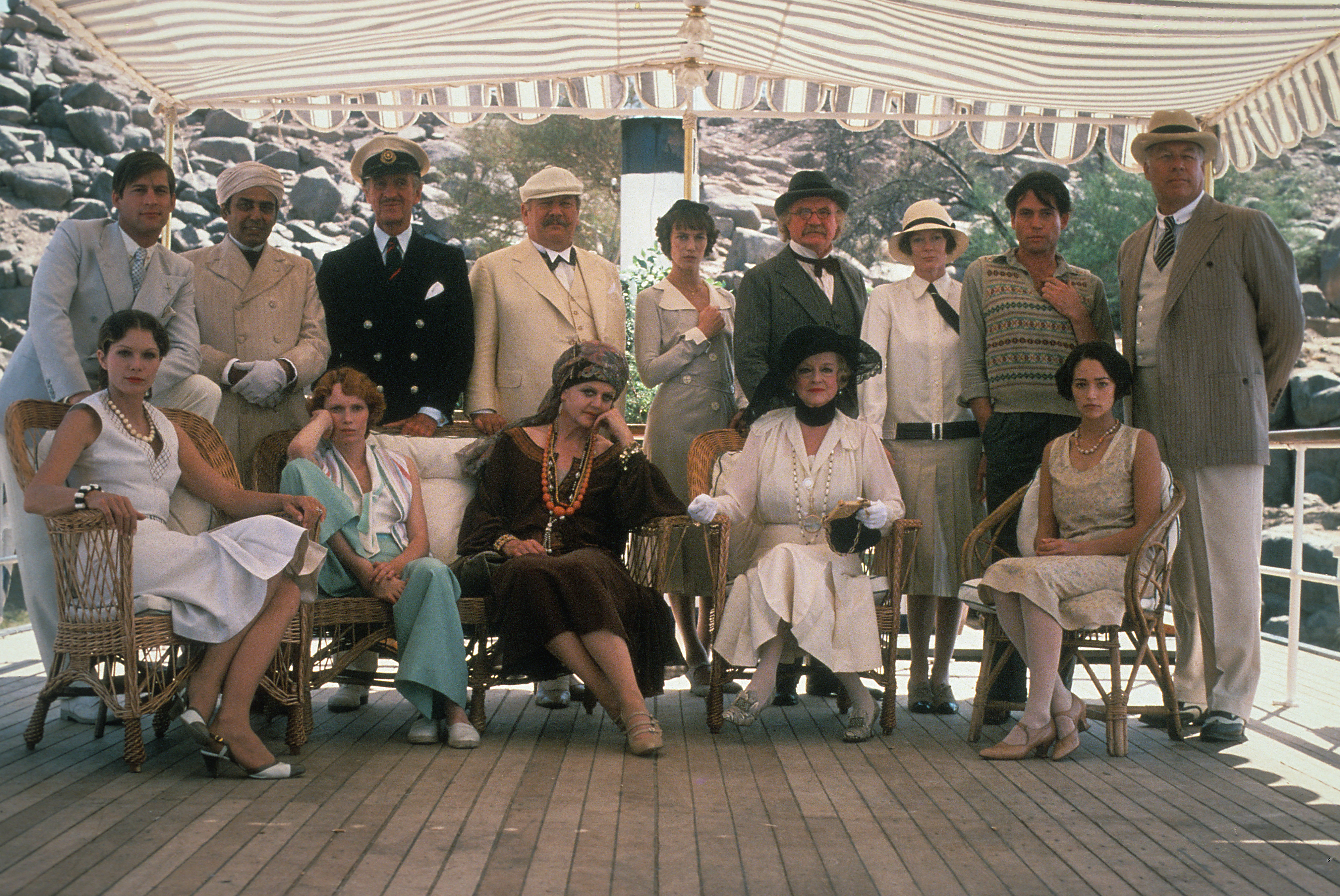 Still of Bette Davis, David Niven, Mia Farrow, Olivia Hussey, George Kennedy, Angela Lansbury, Peter Ustinov and Jack Warden in Death on the Nile (1978)