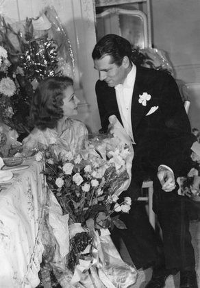Vivien Leigh and Laurence Olivier opening night of 