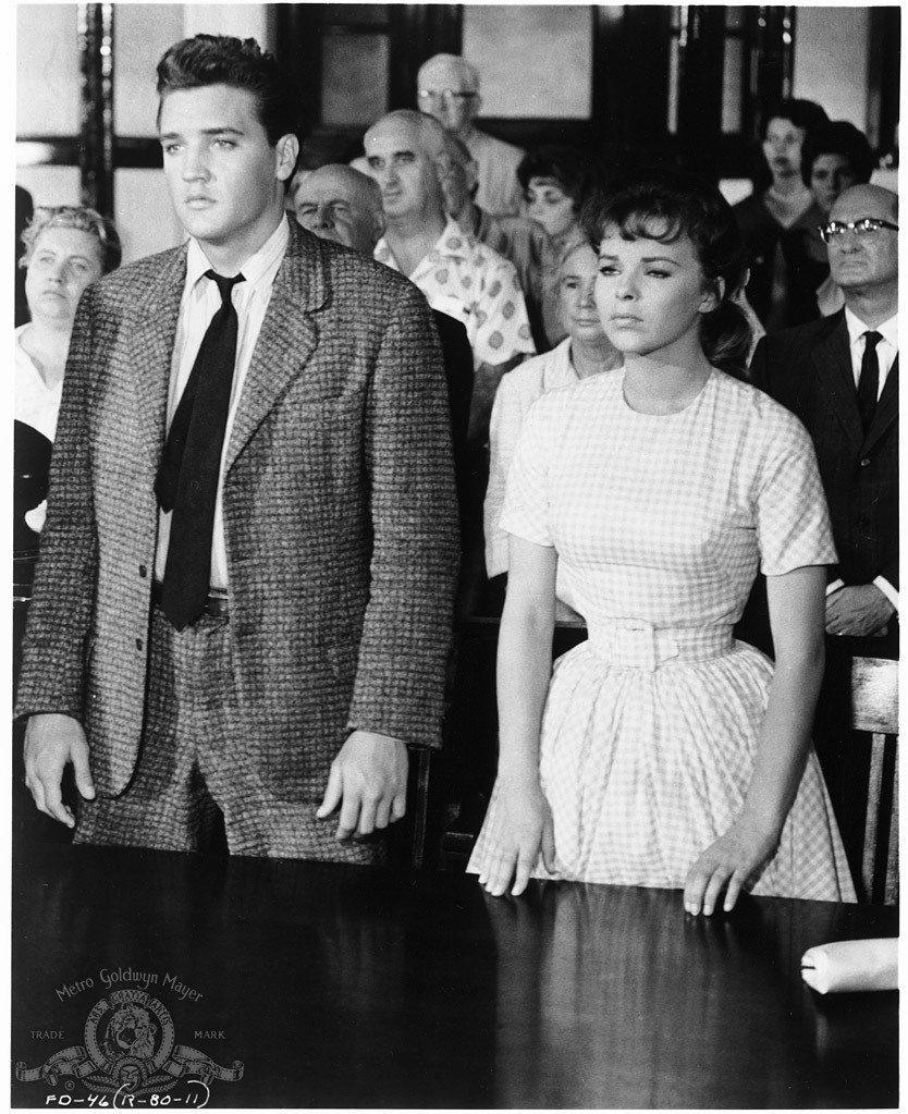 Still of Elvis Presley and Anne Helm in Follow That Dream (1962)