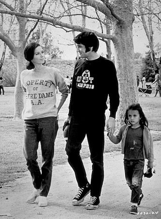 Elvis Presley, Mary Tyler Moore, and Lorena Kirk in 