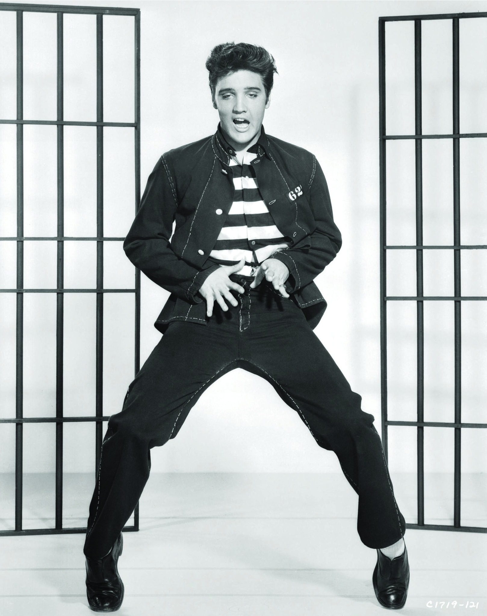 Still of Elvis Presley in Jailhouse Rock (1957)