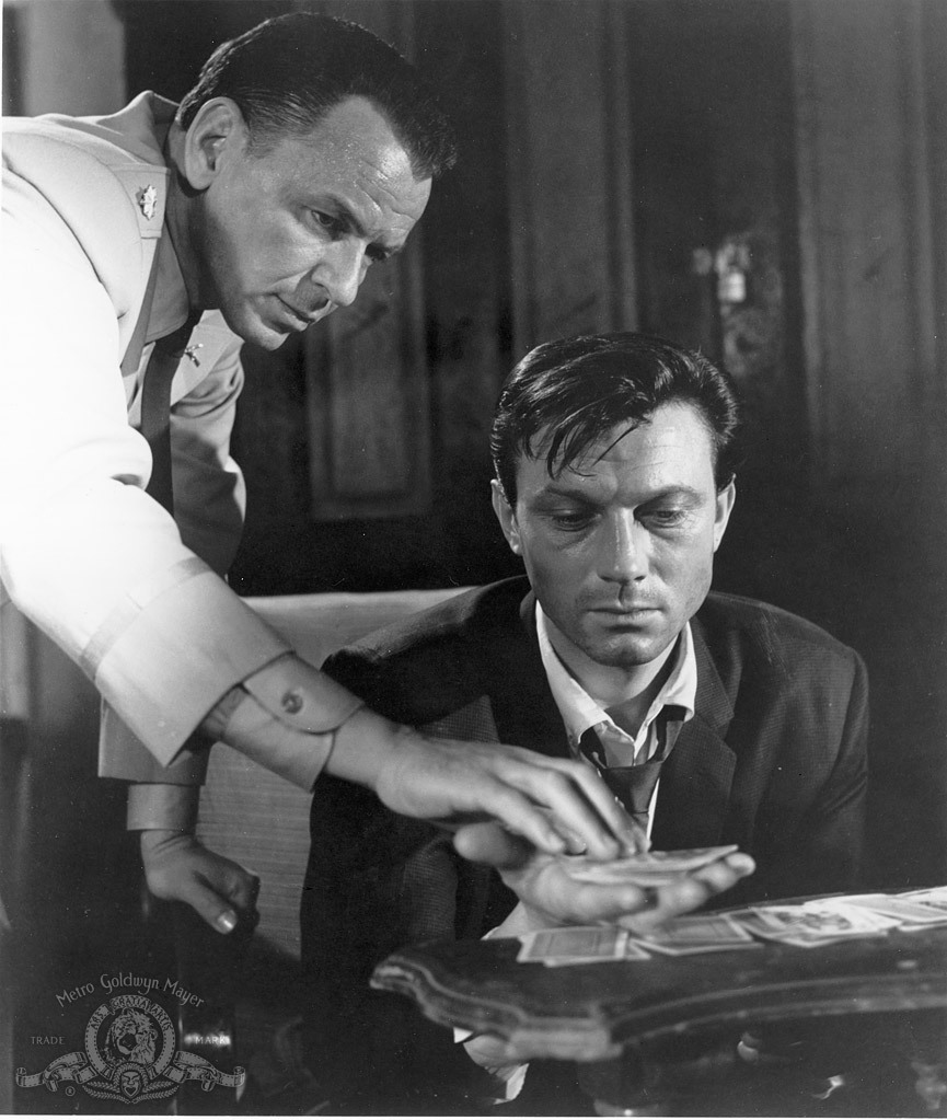 Still of Frank Sinatra and Laurence Harvey in The Manchurian Candidate (1962)