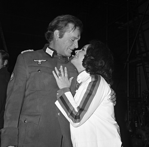 Elizabeth Taylor visiting husband Richard Burton in England during the making of 