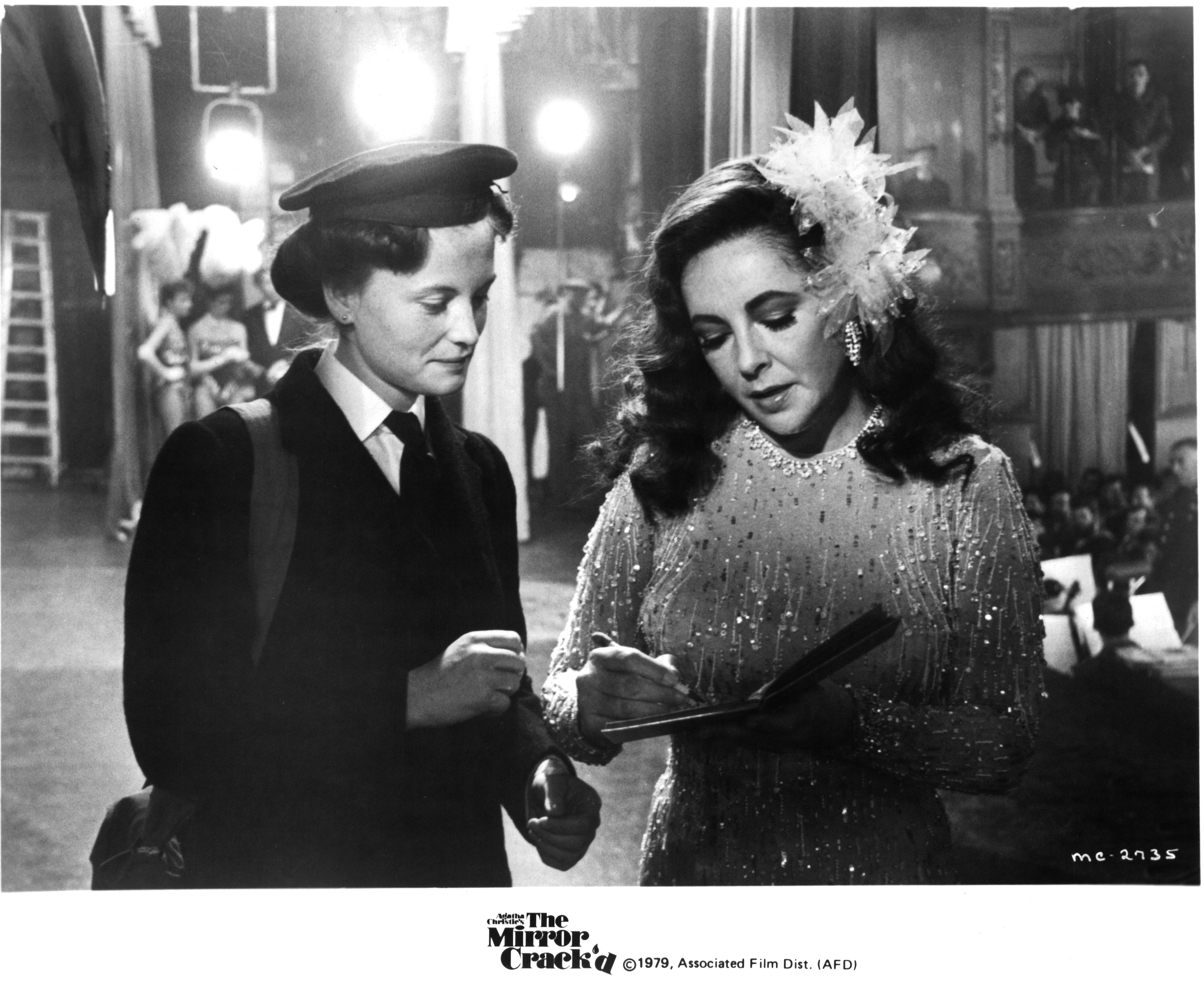 Still of Elizabeth Taylor and Maureen Bennett in The Mirror Crack'd (1980)