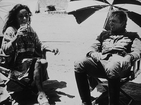 Elizabeth Taylor visits Richard Burton on location for 