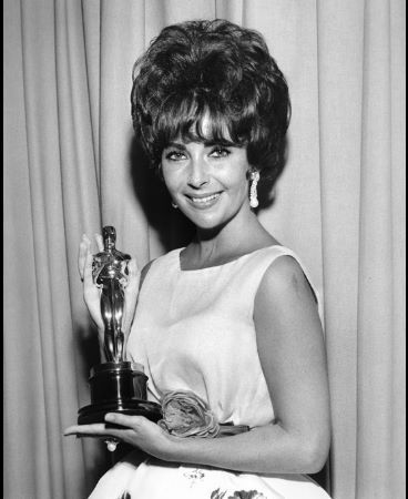 Elizabeth Taylor with her Oscar for 