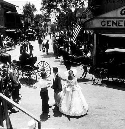 Elizabeth Taylor and Montgomery Clift on the set of 