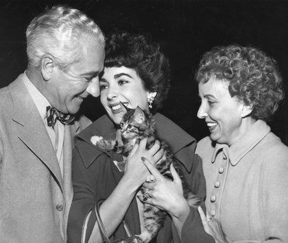 Elizabeth Taylor and parents circa 1955