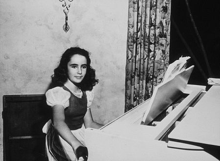 Elizabeth Taylor during filming of 