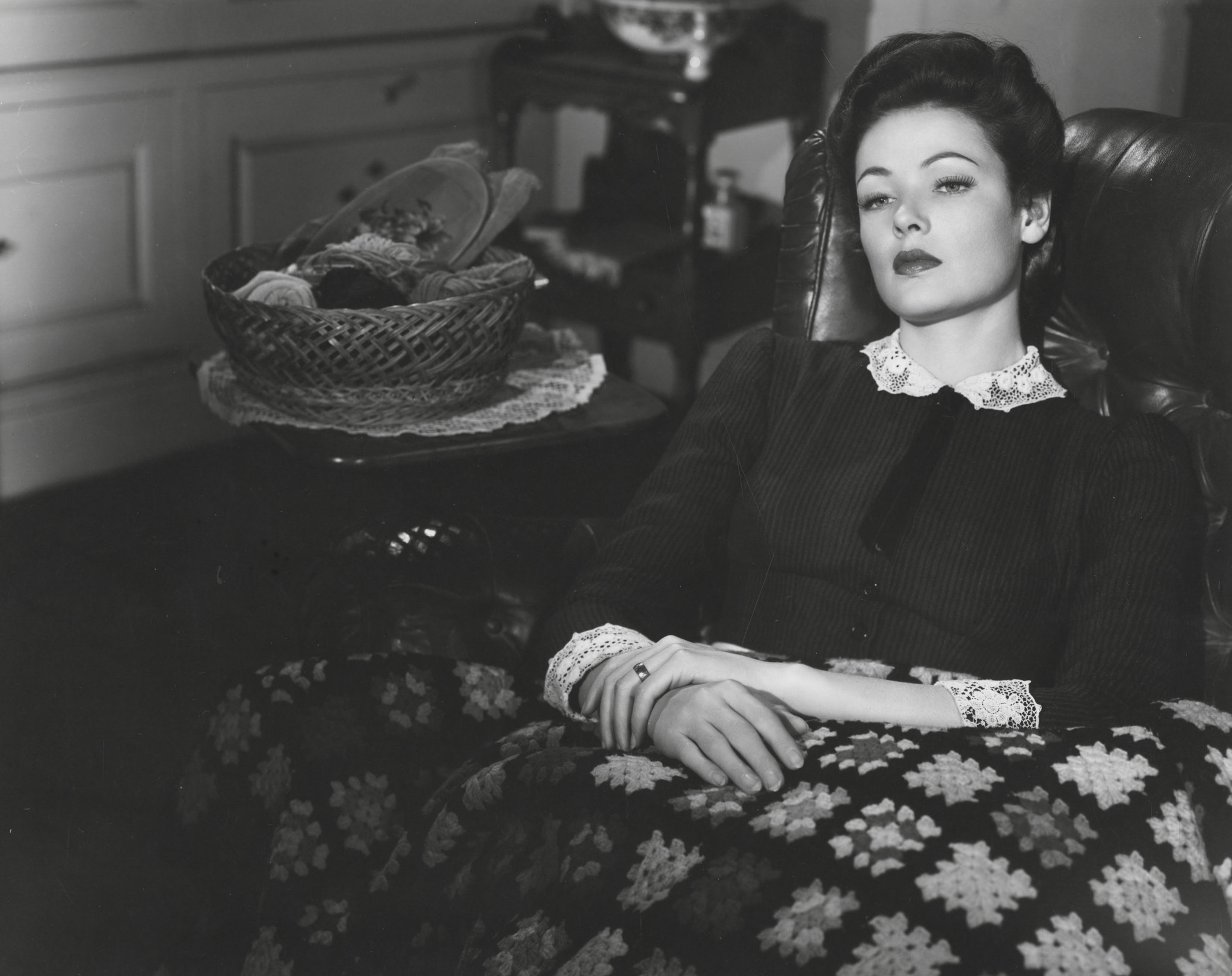 Still of Gene Tierney in The Ghost and Mrs. Muir (1947)