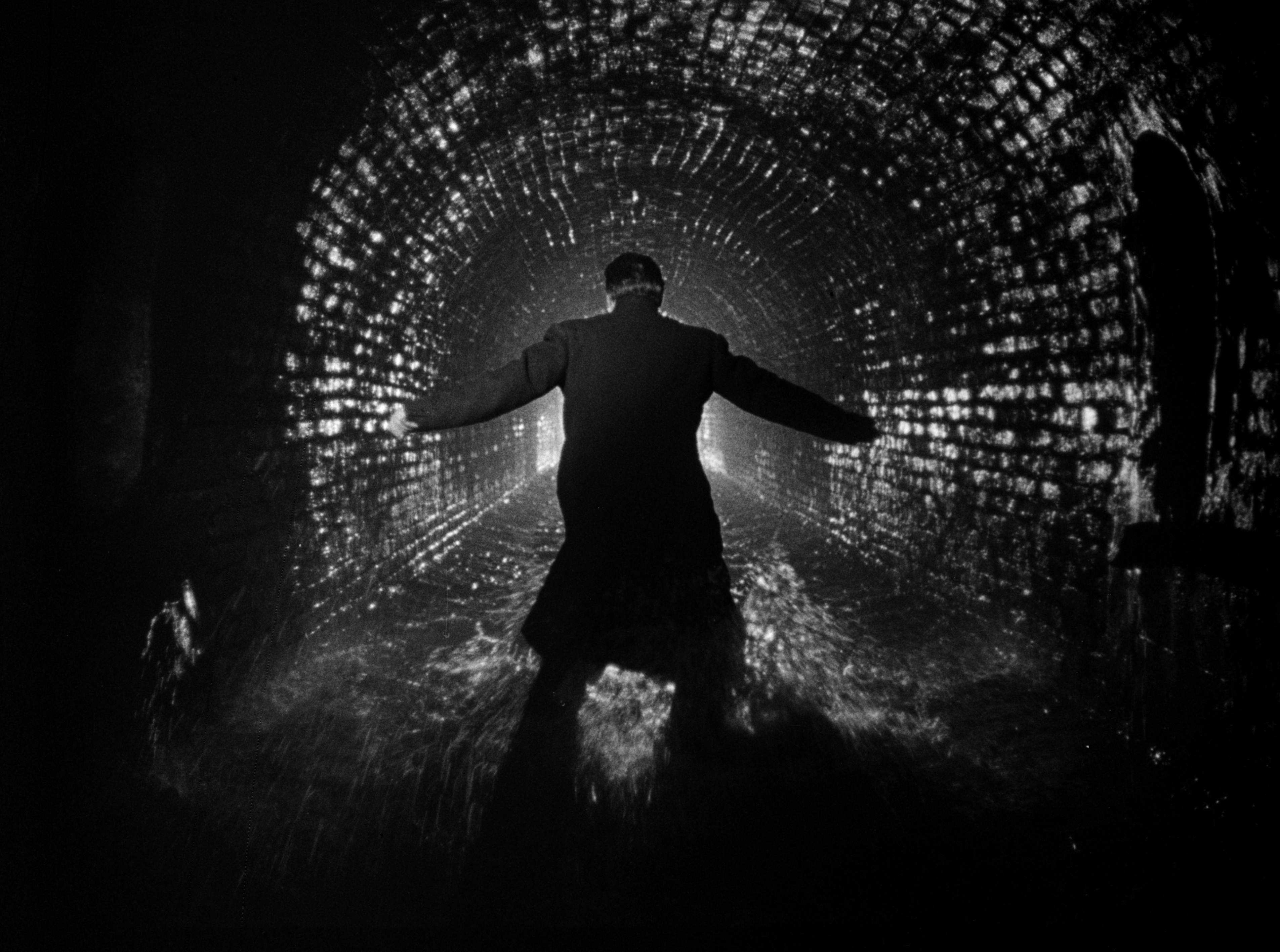 Still of Orson Welles and Carol Reed in The Third Man (1949)