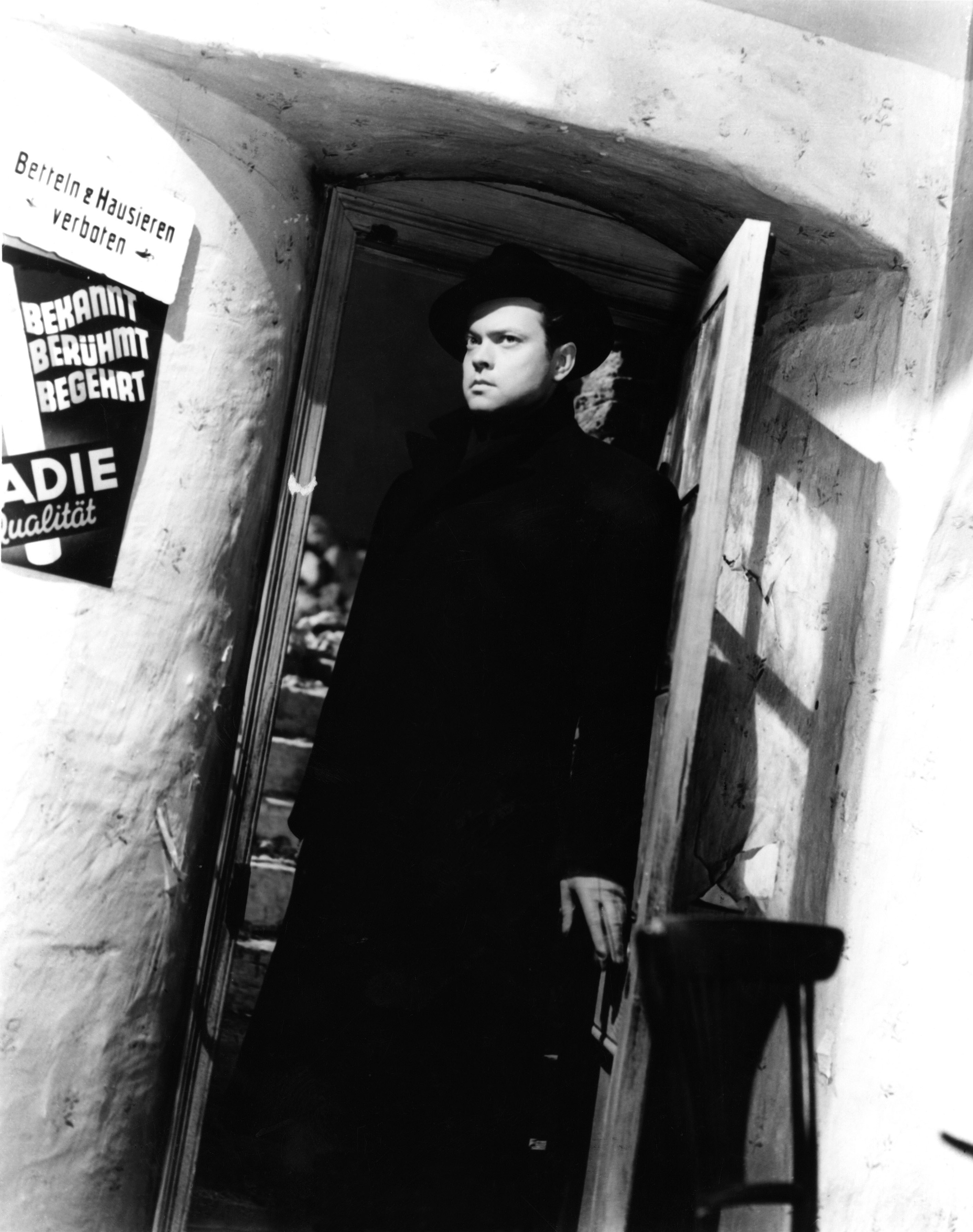 Still of Orson Welles in The Third Man (1949)