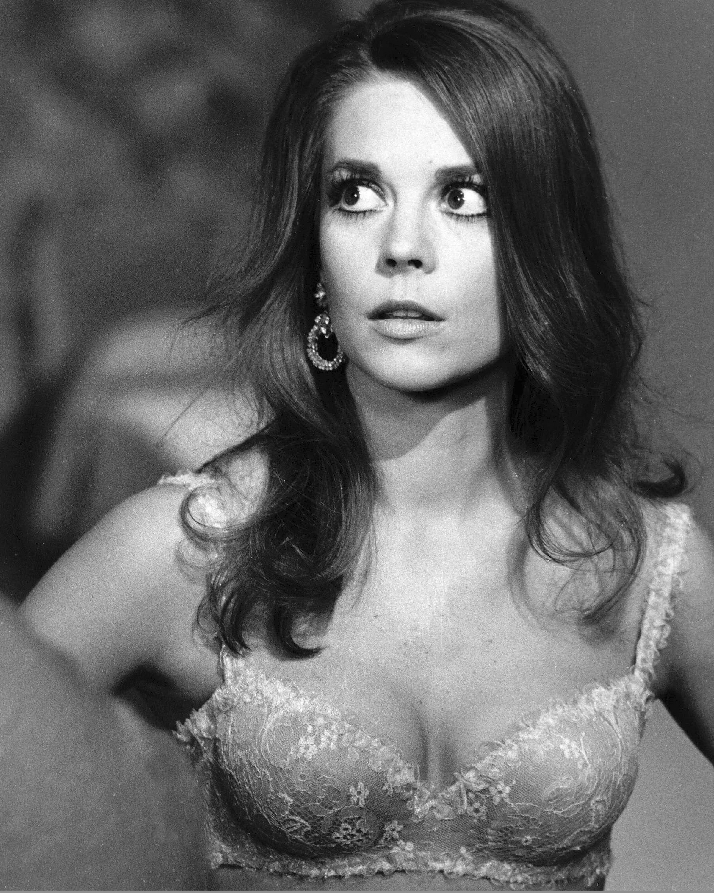 Still of Natalie Wood in Bob & Carol & Ted & Alice (1969)