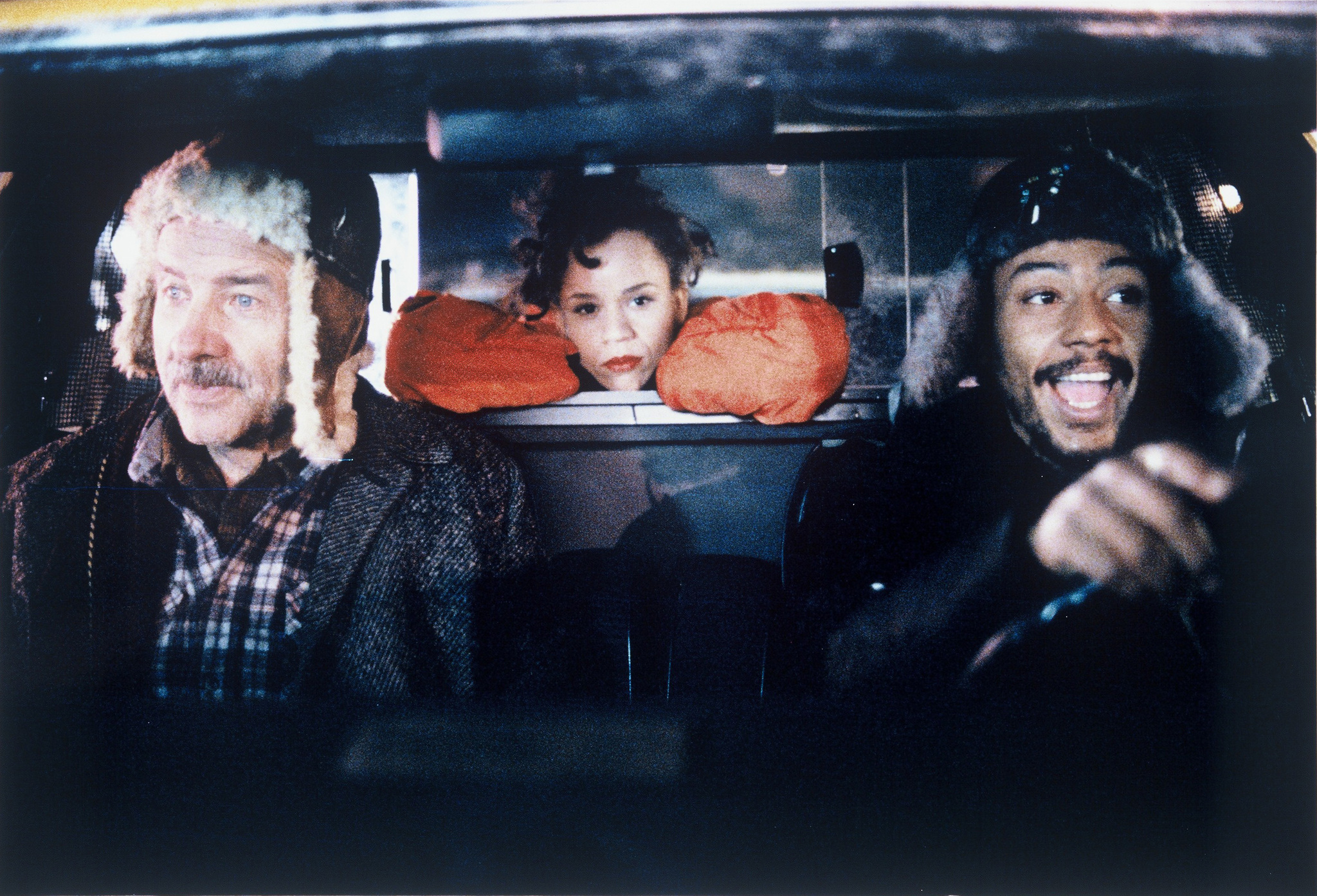 Still of Armin Mueller-Stahl, Rosie Perez and Giancarlo Esposito in Night on Earth (1991)
