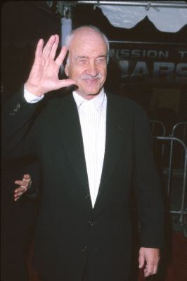 Armin Mueller-Stahl at event of Mission to Mars (2000)