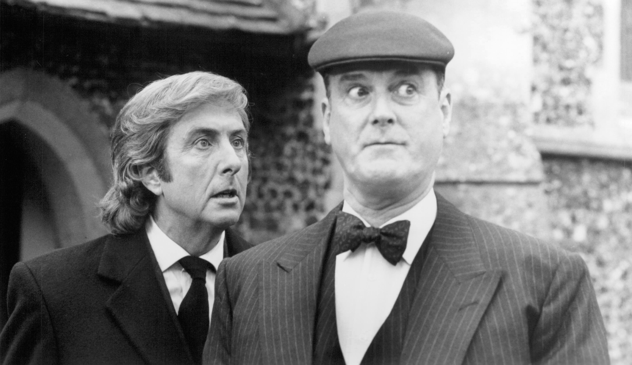 Still of John Cleese and Eric Idle in Splitting Heirs (1993)