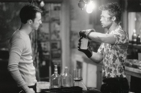 Still of Brad Pitt and Edward Norton in Kovos klubas (1999)