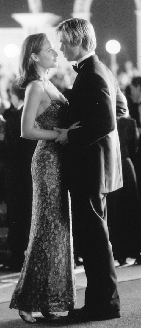 Still of Brad Pitt and Claire Forlani in Meet Joe Black (1998)