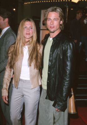 Brad Pitt and Jennifer Aniston at event of Erin Brockovich (2000)