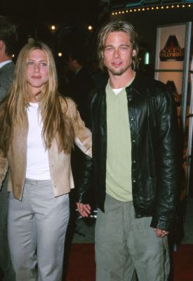 Brad Pitt and Jennifer Aniston at event of Erin Brockovich (2000)