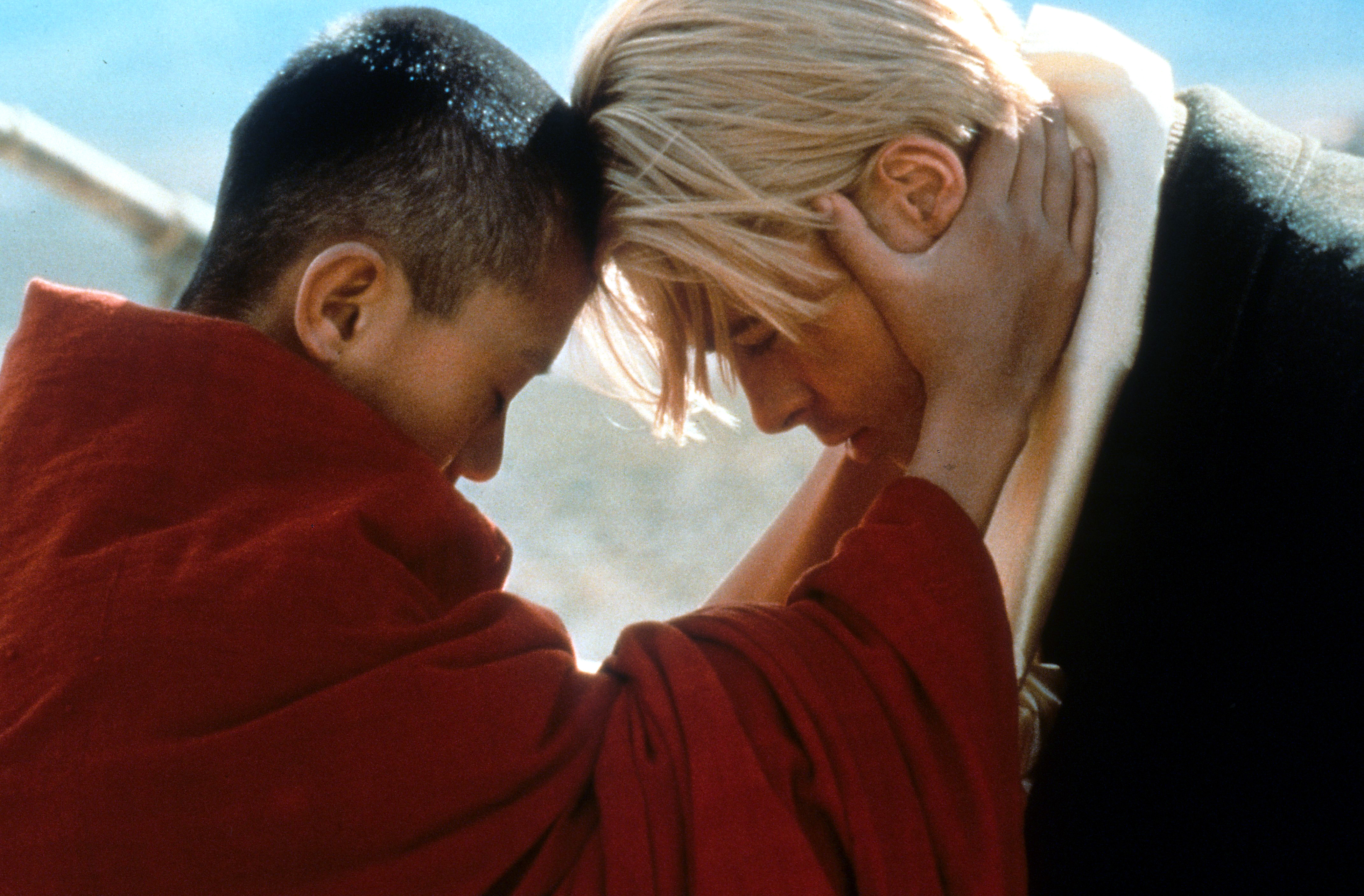 Still of Brad Pitt in Seven Years in Tibet (1997)