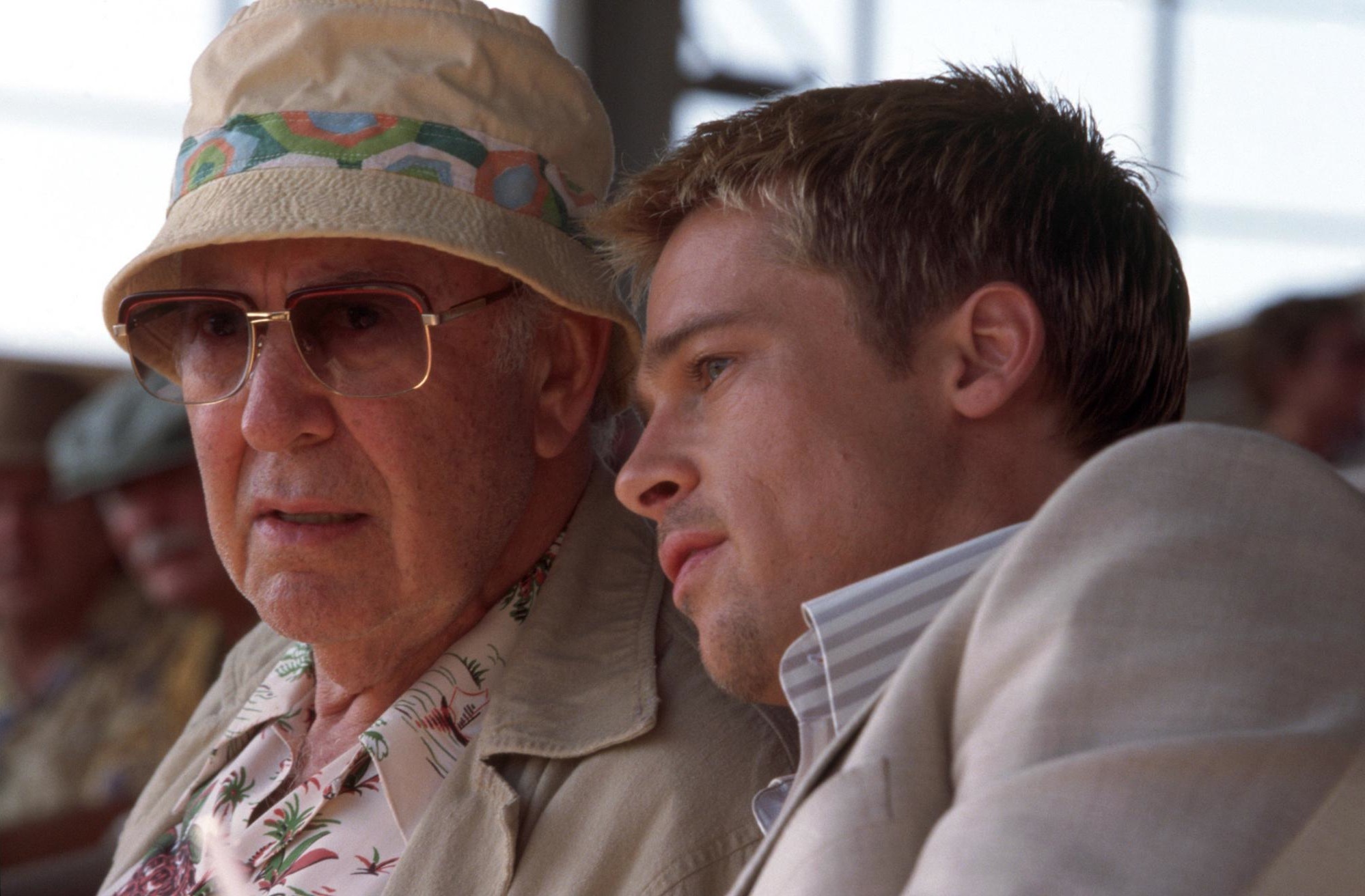 Still of Brad Pitt and Carl Reiner in Ocean's Eleven (2001)