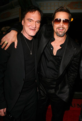 Brad Pitt and Quentin Tarantino at event of Negarbingi sunsnukiai (2009)