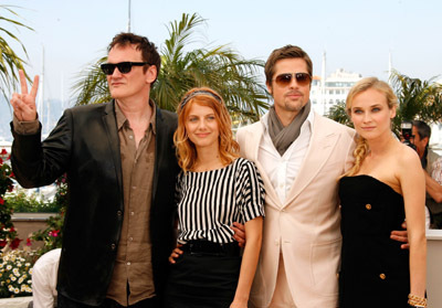 Brad Pitt, Quentin Tarantino, Mélanie Laurent and Diane Kruger at event of Negarbingi sunsnukiai (2009)