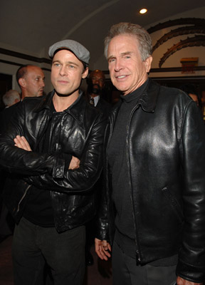 Brad Pitt and Warren Beatty at event of Beowulf (2007)