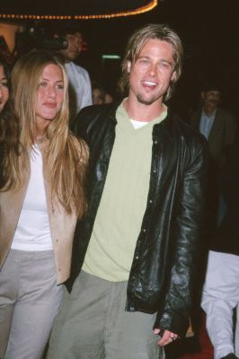 Brad Pitt and Jennifer Aniston at event of Erin Brockovich (2000)