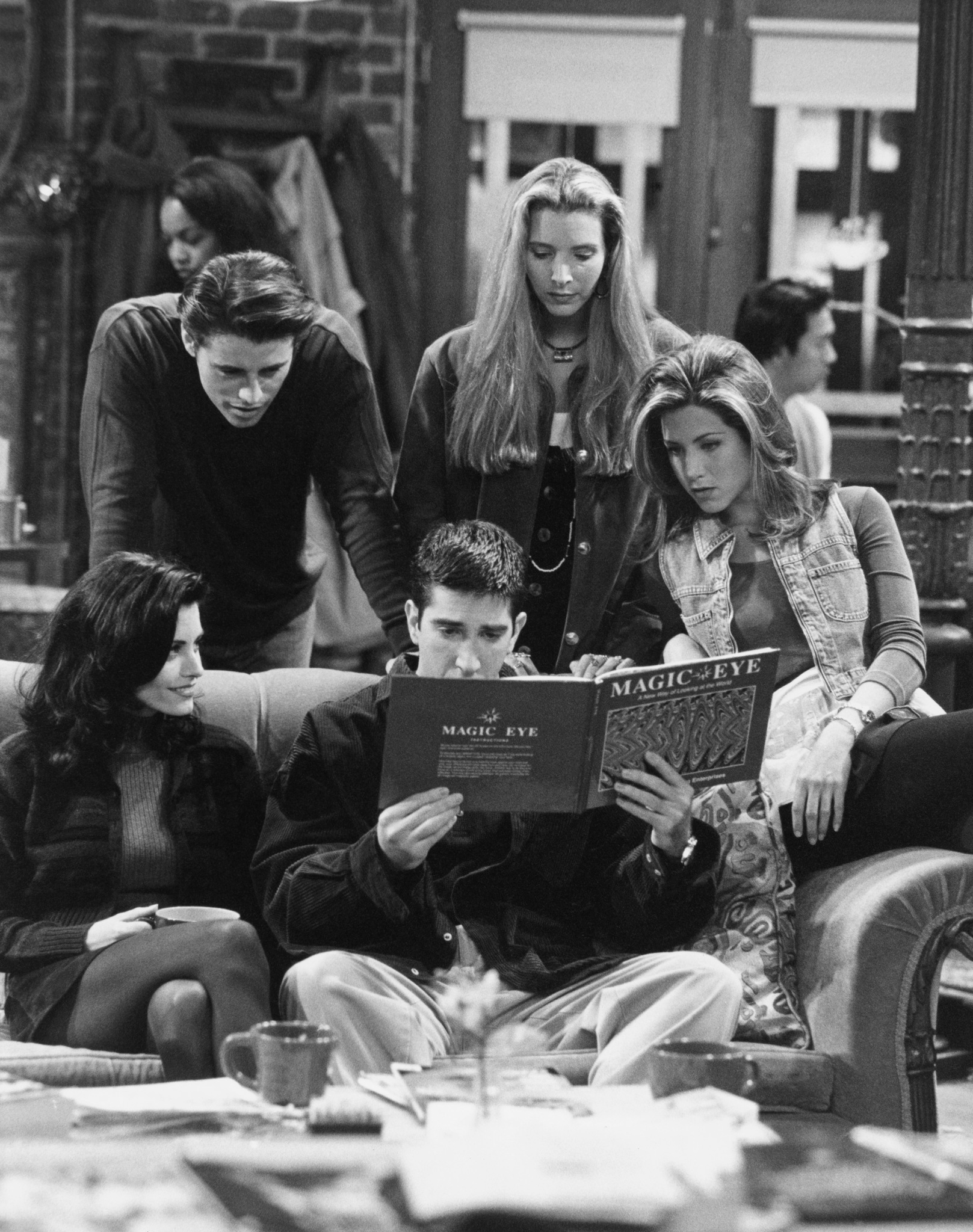 Still of Jennifer Aniston, Courteney Cox, Lisa Kudrow, Matt LeBlanc and David Schwimmer in Draugai (1994)