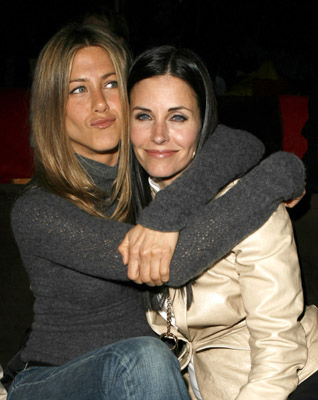 Jennifer Aniston and Courteney Cox at event of The Tripper (2006)